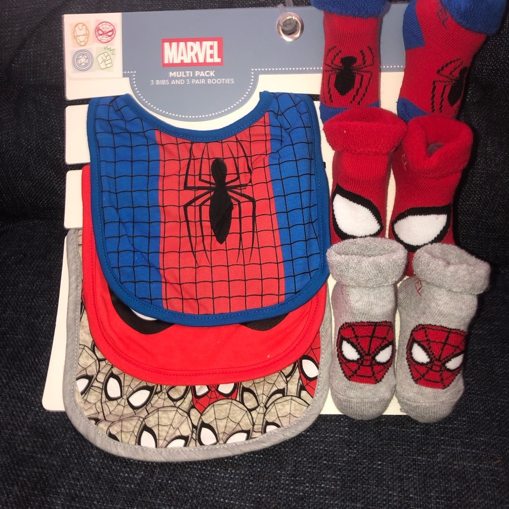 🕷️ Marvel Spiderman Bib and Sock Set - Re🕷️ 3 bibs & 3 sets of matching socks